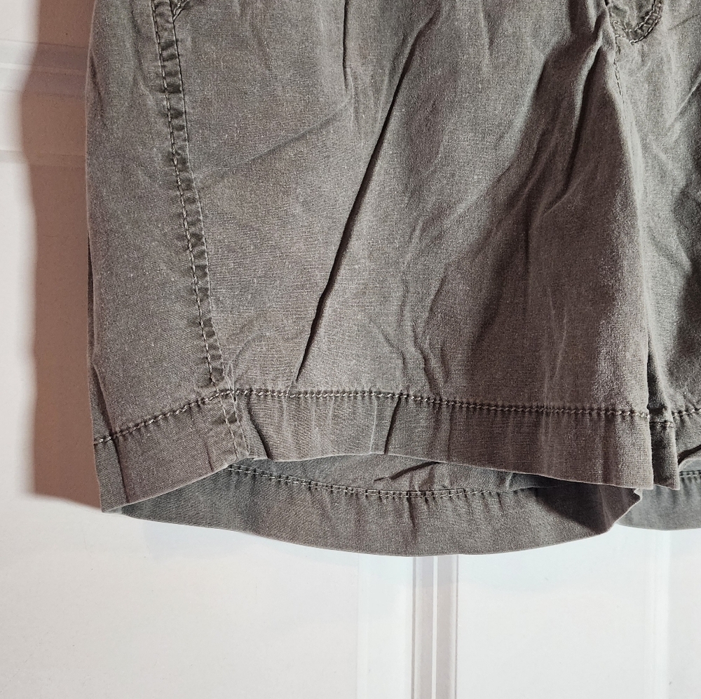 Worn Lightweight Gray Cotton Blend Shorts Size 2 (4.5in Inseam) - Picture 4 of 6